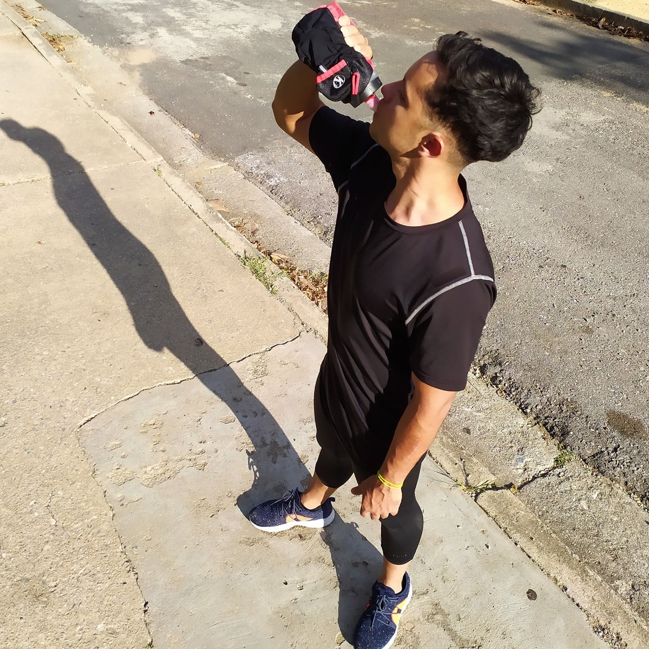 Accesorios K6 Botella de Agua 12 oz con Bolso de Mano para Correr - Imagen 3